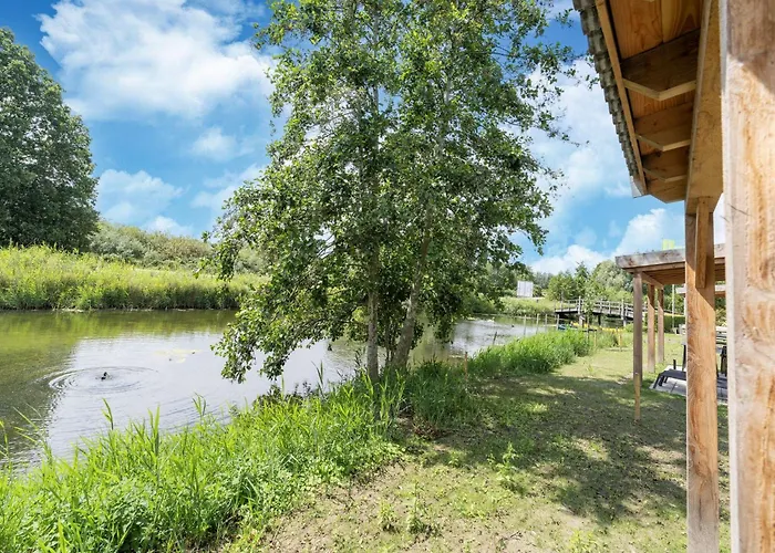 بيت للعطل By *