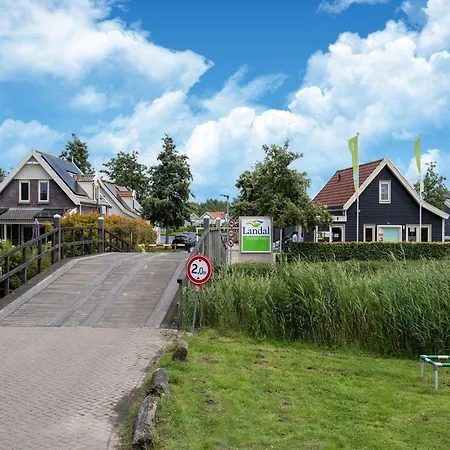 別荘 By Simonshaven